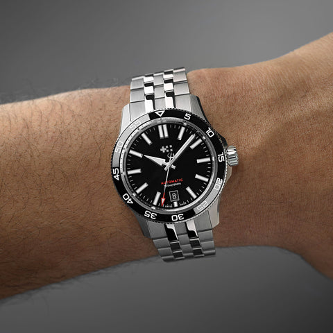 Christopher Ward C60 Trident Pro 300 - Black - Consort Bracelet - Image