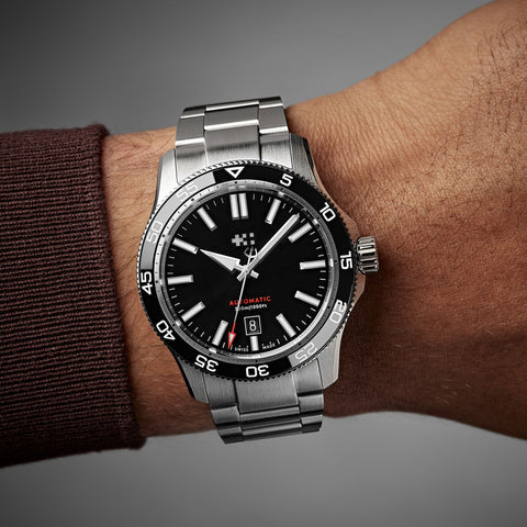 Christopher Ward C60 Trident Pro 300 - 42mm - Black - Image